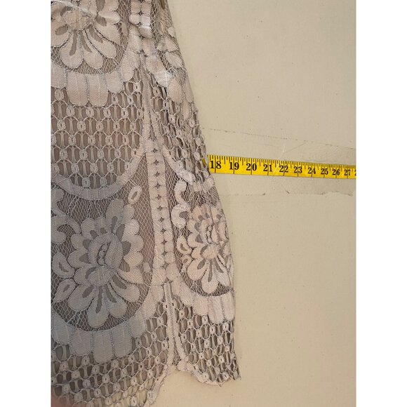 Dance & Marvel Beige Lace Overlay Mini Skirt Floral Design Scalloped Hem Medium - Picture 7 of 8